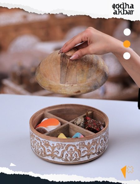 RAFEEF 1 مضيفة مع غطاء خشبي