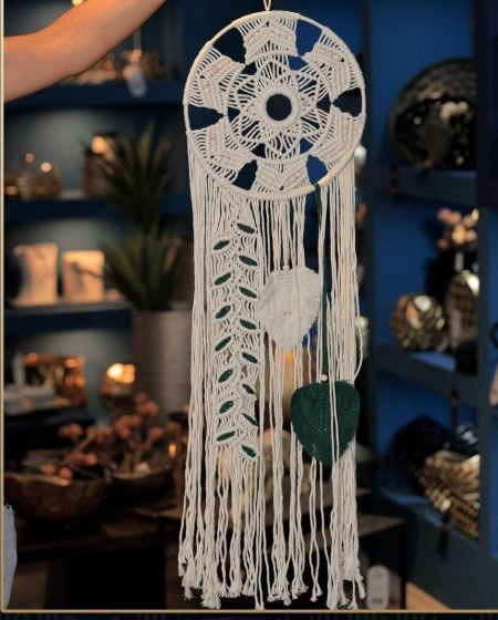 تعليقة مكرمية