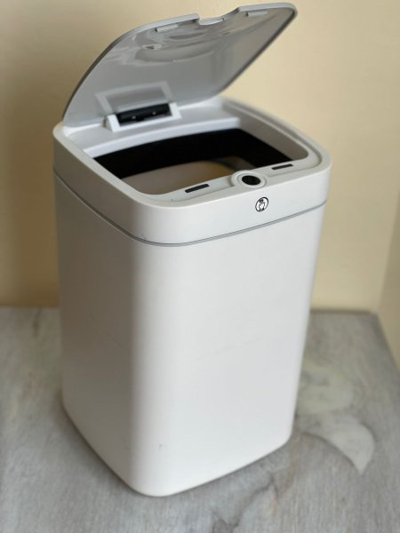 سلة مهملات الكترونية