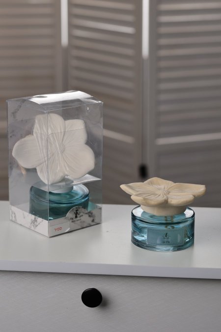 معطر مع وردة